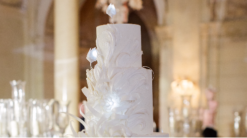 Светящийся свадебный торт