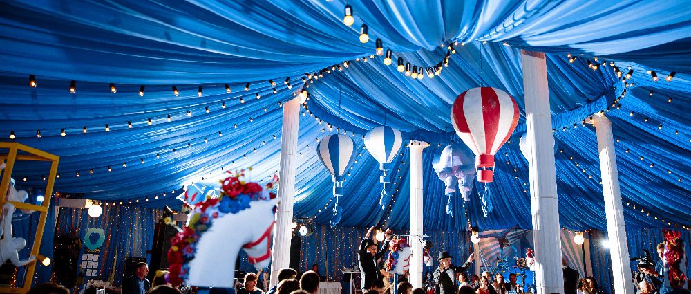 Шумный карнавал: свадьба под куполом цирка