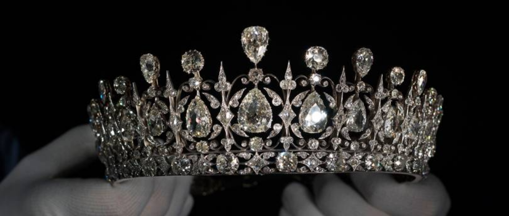 Королевские драгоценности: тиару королевы Виктории покажут на выставке