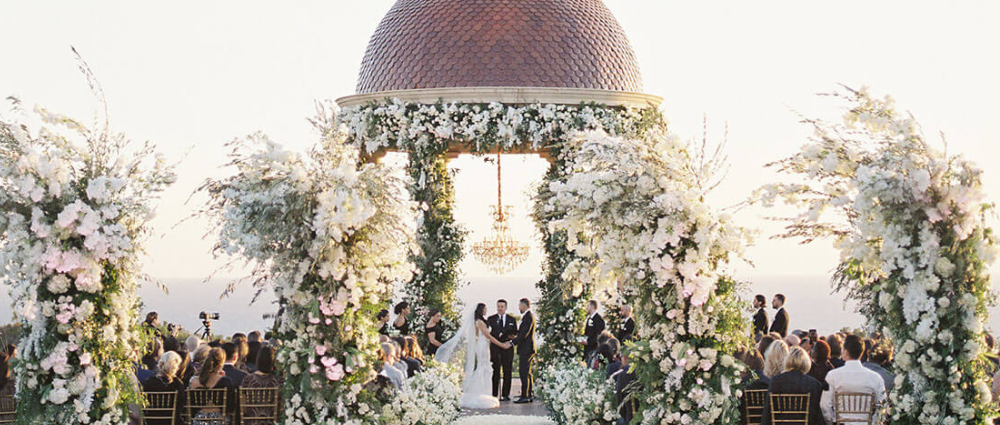 Свадебные цветочные арки: идеи для вдохновения