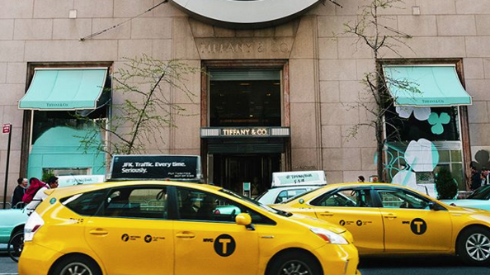 Tiffany & Co раскрасили Нью-Йорк в голубой цвет