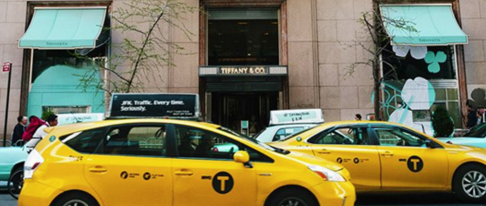Tiffany & Co раскрасили Нью-Йорк в голубой цвет: новая рекламная кампания «Верьте в мечты»