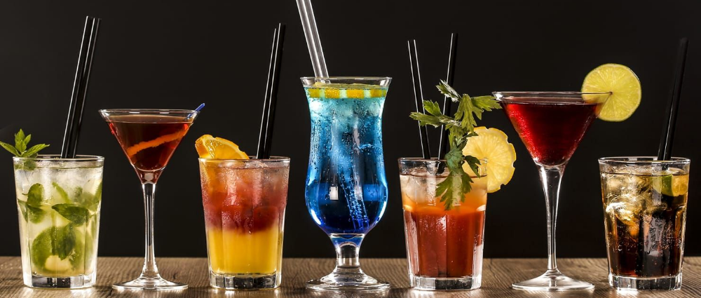 Напитки и коктейли для зимней свадьбы: 7 вкусных и согревающих вариантов