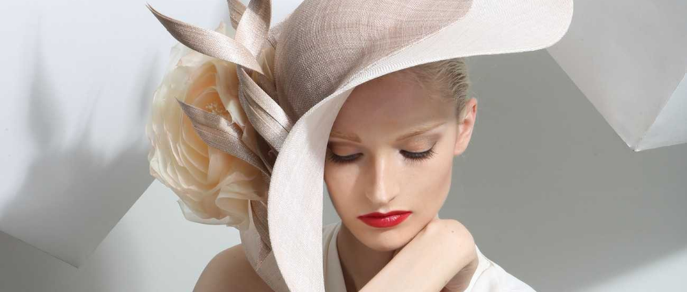 Свадебная шляпка вместо фаты: вдохновляющая подборка головных уборов