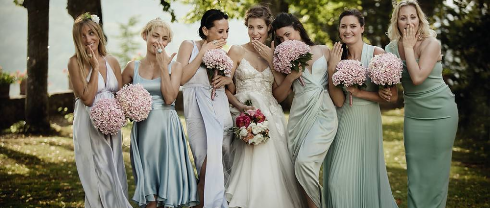 Что делать, если у подружек разные платья: 5 советов для невест