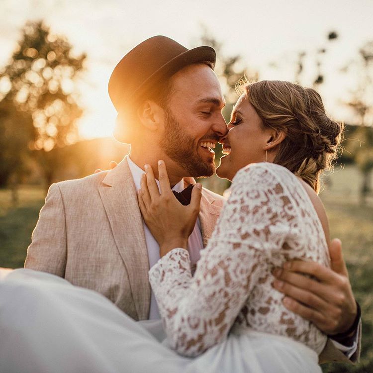 Неформальные свадебные образы оригинальные наряды для