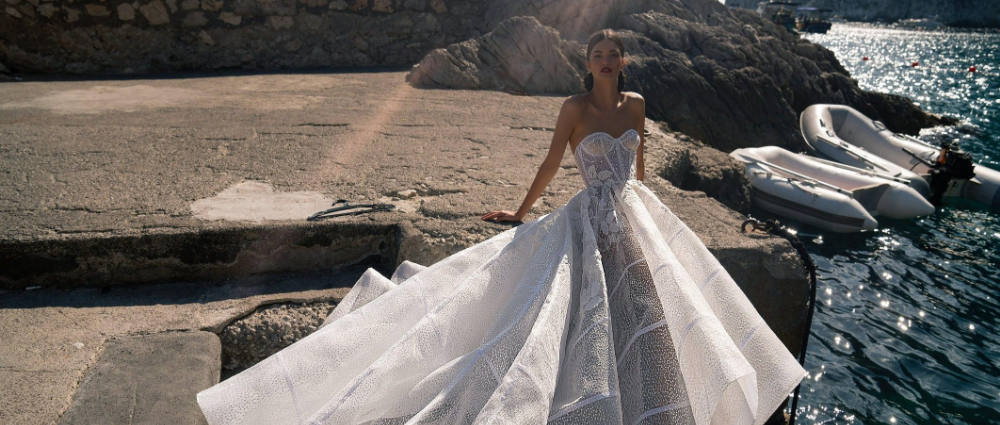 50 кружевных свадебных платьев: лучшие модели для летнего образа