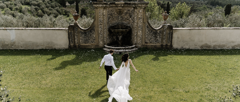 Камерная свадьба в Италии: свадьба пары из свадебной индустрии