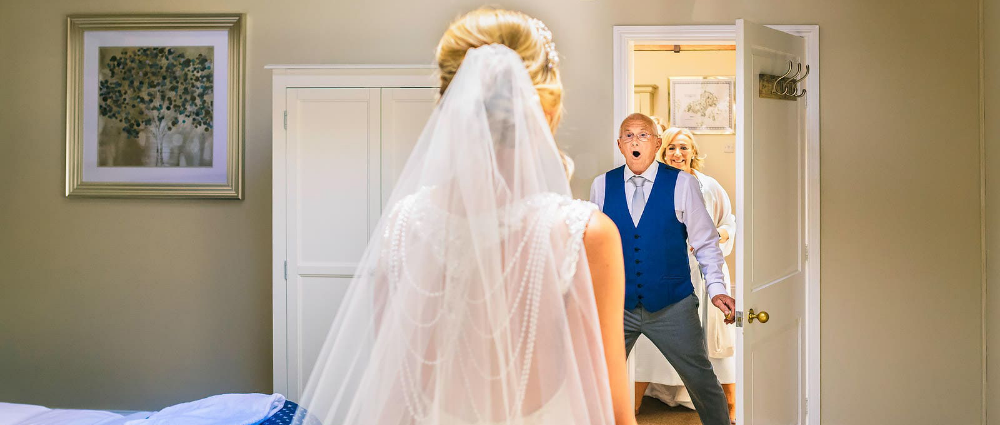 Эмоции отца в день свадьбы дочери: трогательный фотопроект