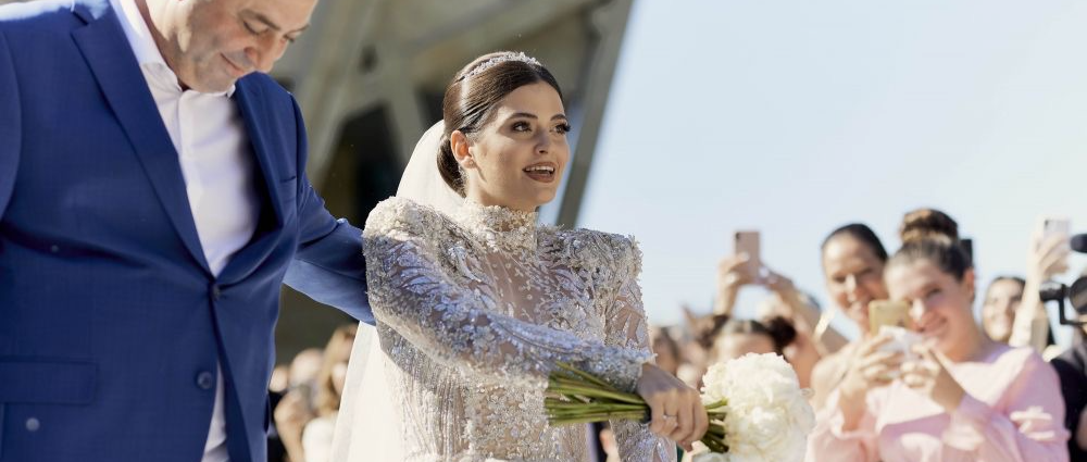 Перья, шпильки, лисий взгляд: 10 свадебных трендов из Instagram и Tik-Tok