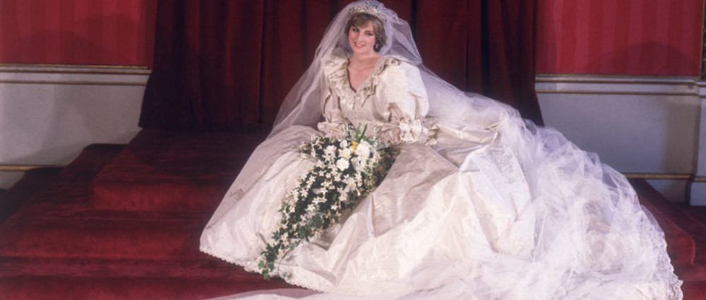 Платье с подвохом: 10 звезд, которые выбрали очень неудобный свадебный образ