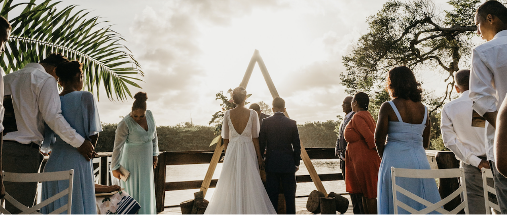 Свадебные клятвы: 10 причин их обновить