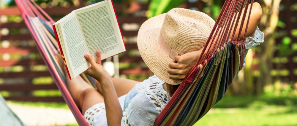 Что читать летом: 13 книг о любви и не только