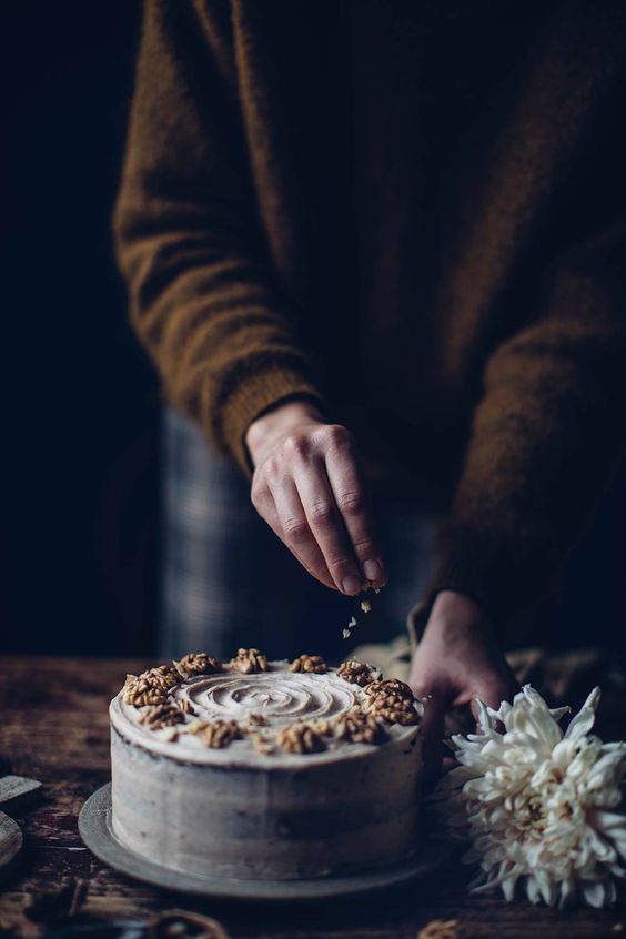 Gluten-free Walnut Cake with Cinnamon