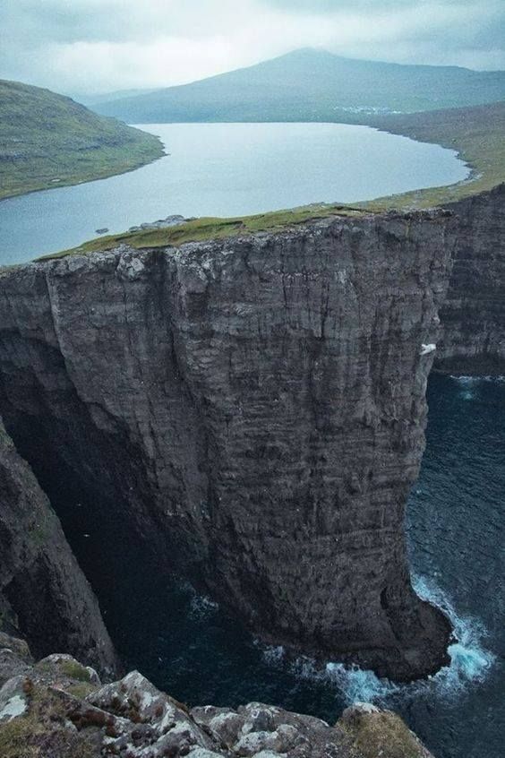 Sorvagsvatn - lake over the ocean, Iceland