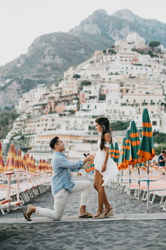 We're swooning over this destination proposal in Positano! The photos are absolutely stunning, and it was the perfect surprise.