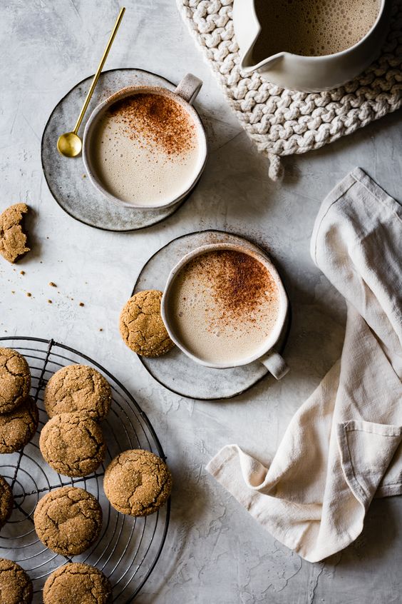 Creamy Cashew Gingersnap Lattes {vegan} --- Gingersnap spices, dark brown sugar, and whole cashews blended with hot coffee