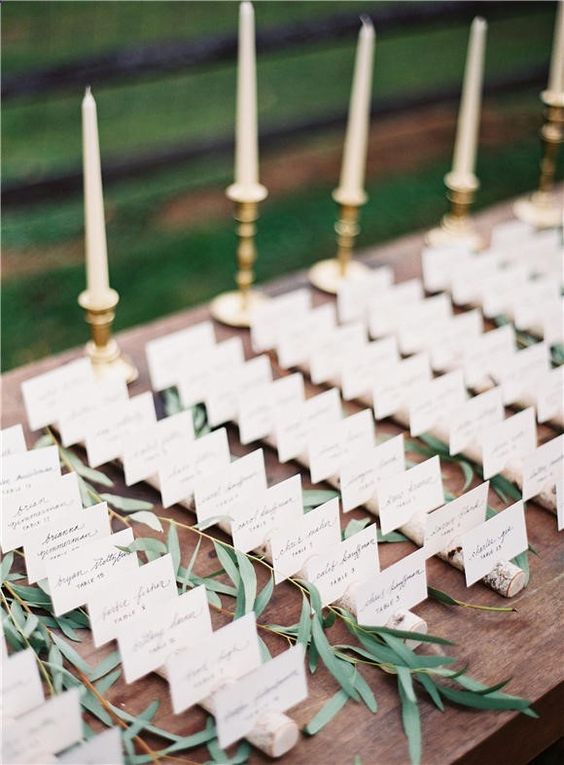 40 Wedding Place Cards You Wonâ??t Want to Put Down#picture