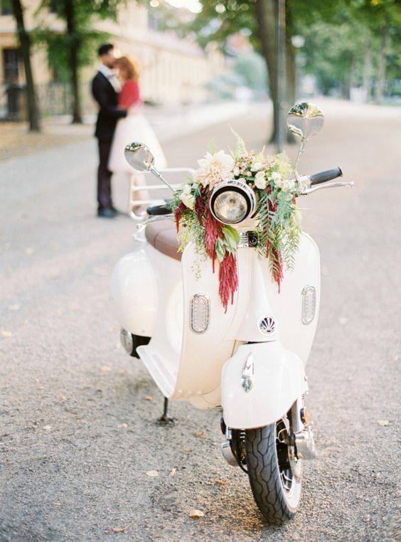 Can we just discuss how adorable this duo is? I mean, for starters that tutu skirt needs to be in myÂ closet ASAP, and that Vespa getaway? Donâ??t even get me started, because honestly I could go on forever discussingÂ how much I love this Berlin elopement fromÂ Katja Scherle Festtagsfotografien. Itâ??s festive meets fabulous, and lucky for [â?¦]