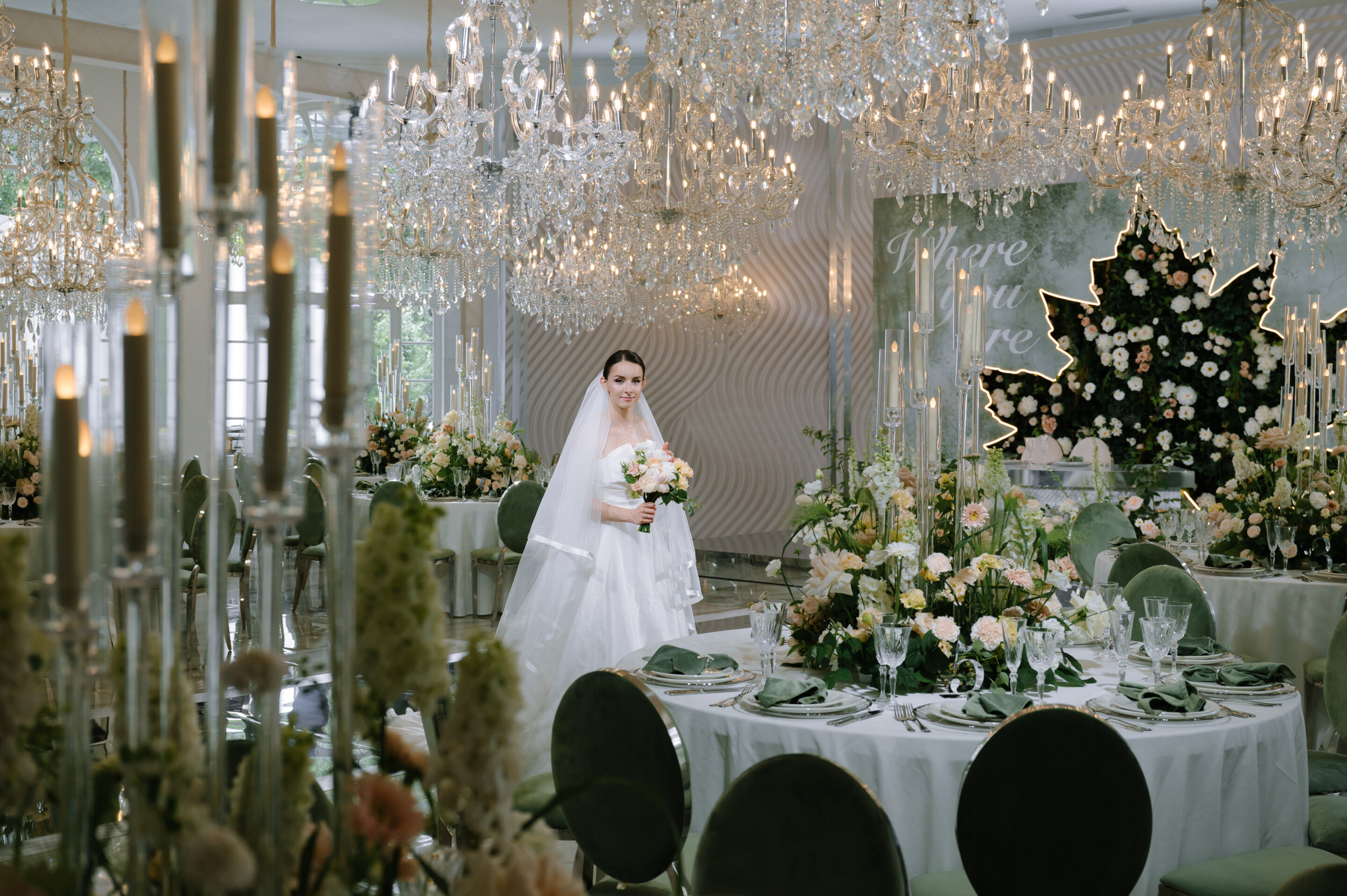 Восемь из десяти московских пар подают заявления в ЗАГС онлайн