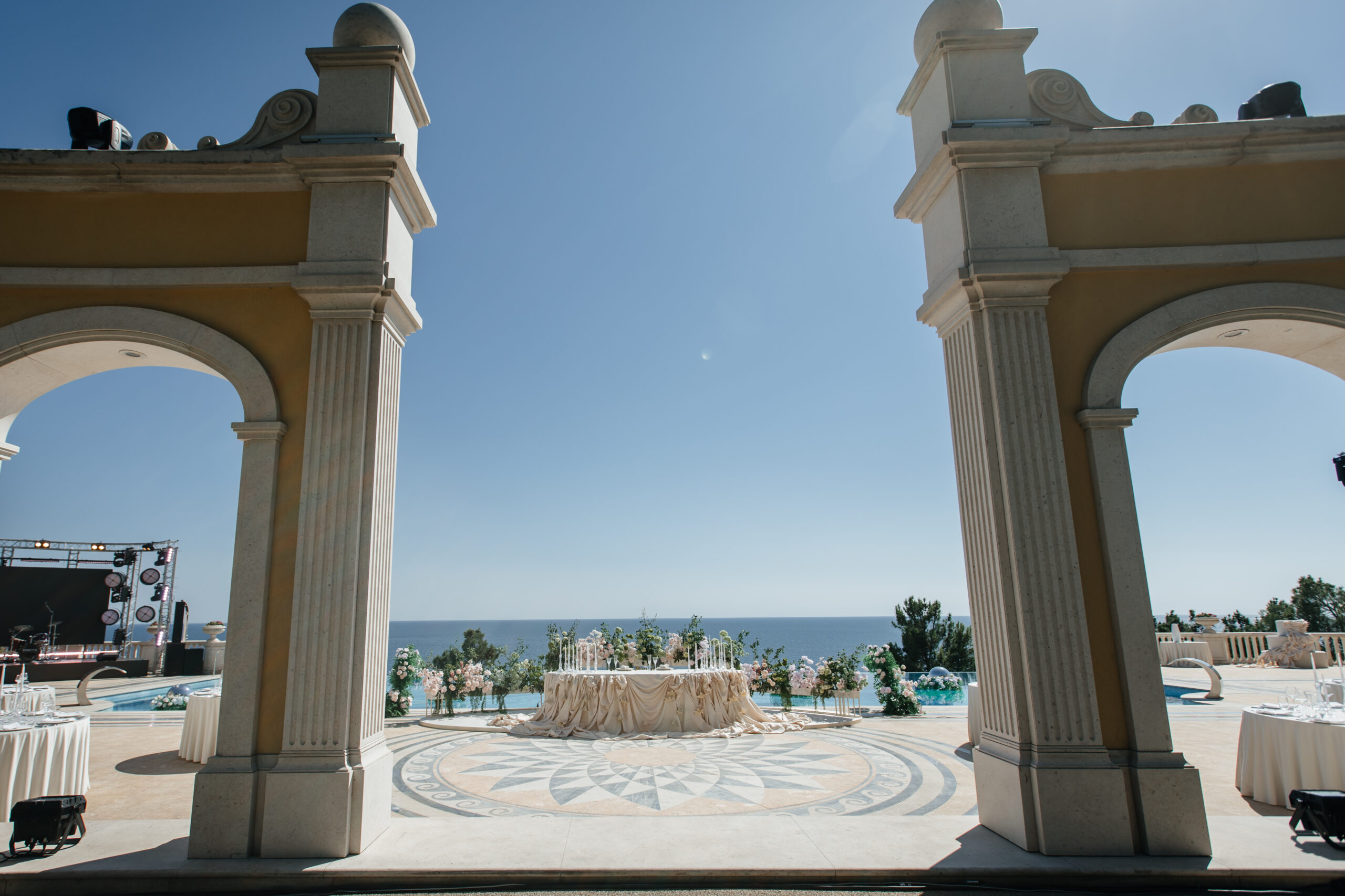 Свадьба, созданная агентством The Wedding & FENOMEN Events, Республика Крым. Фото: VALENA